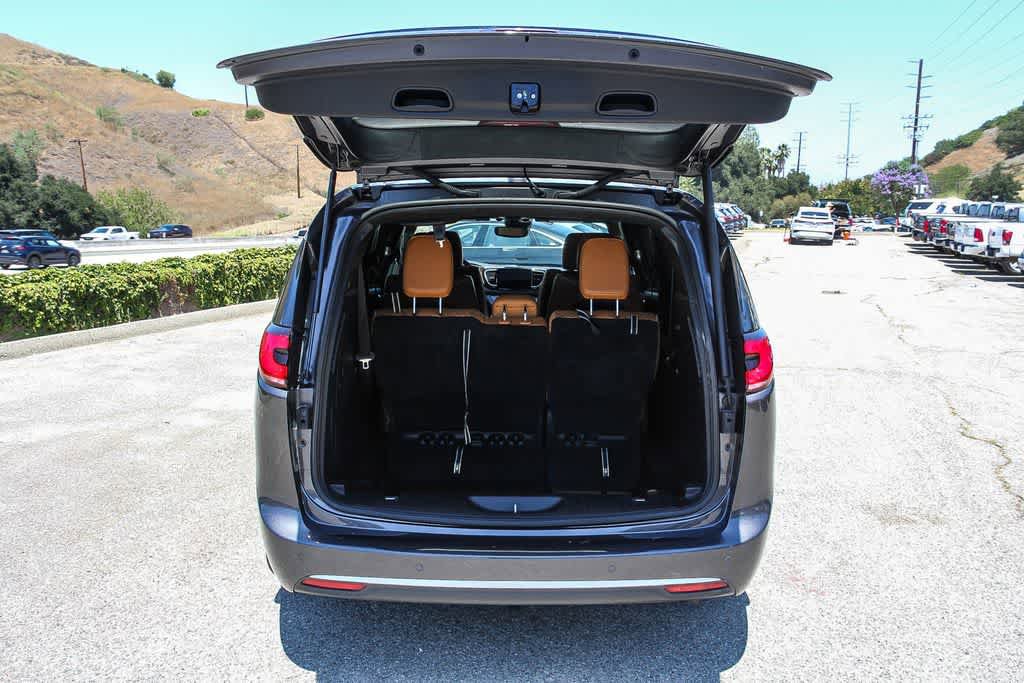 Used 2022 Chrysler Pacifica Pinnacle FWD image 27