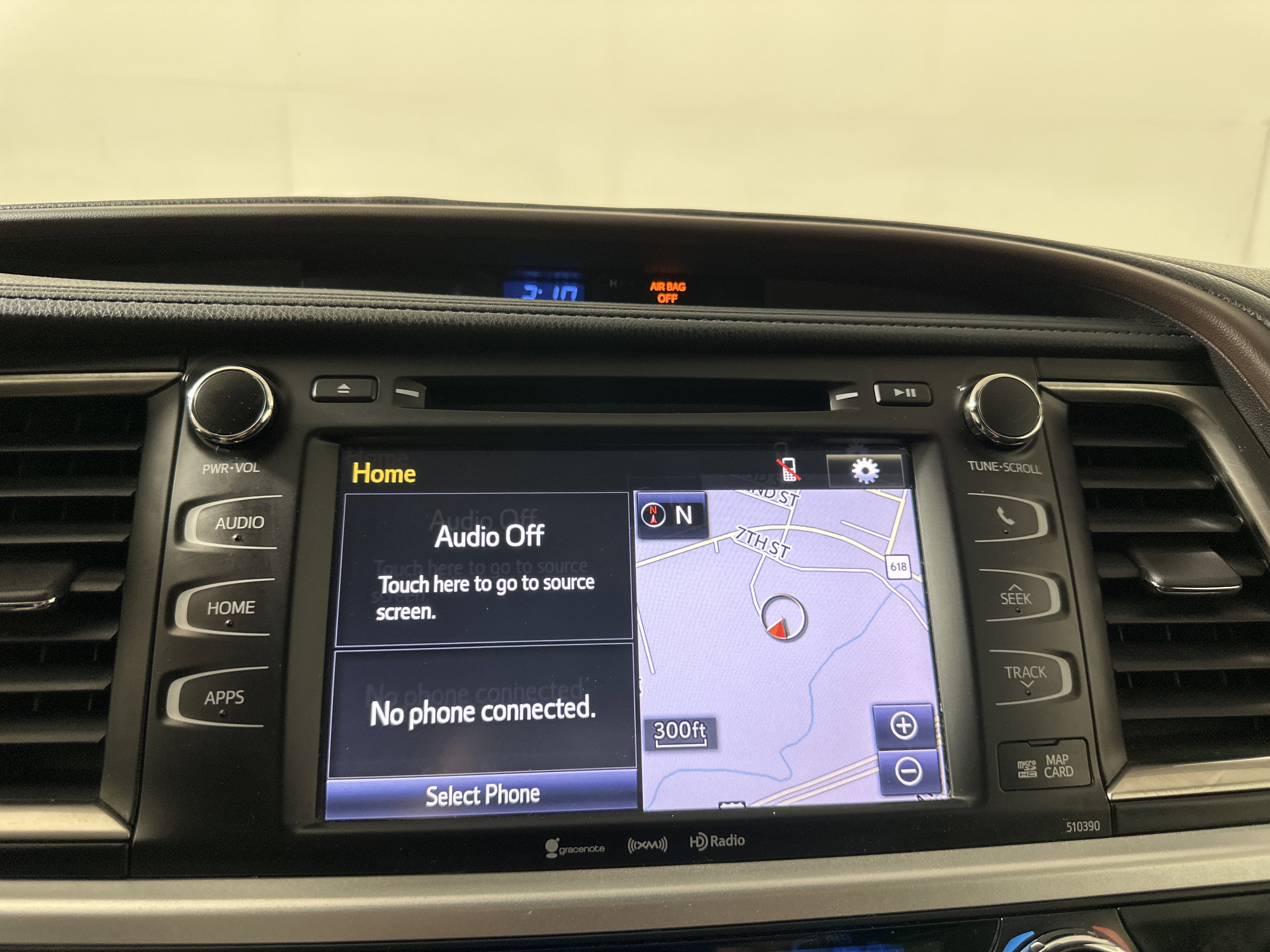 Used 2019 Toyota Highlander AWD V6 image 14