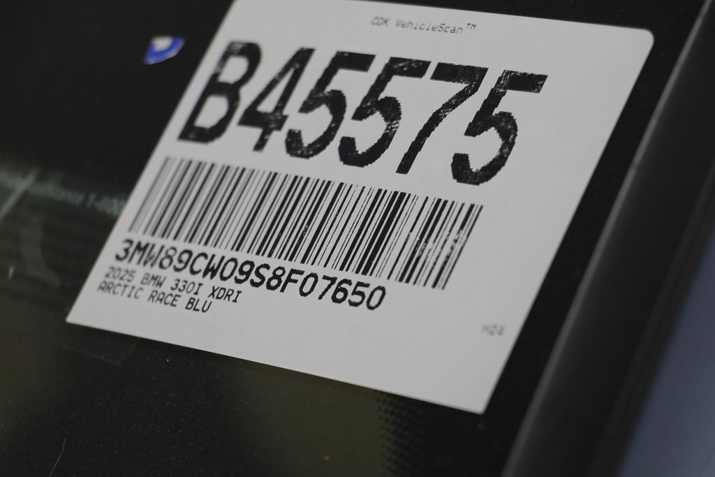 Certified 2025 BMW 330i xDrive Sedan w/ Convenience Package image 24