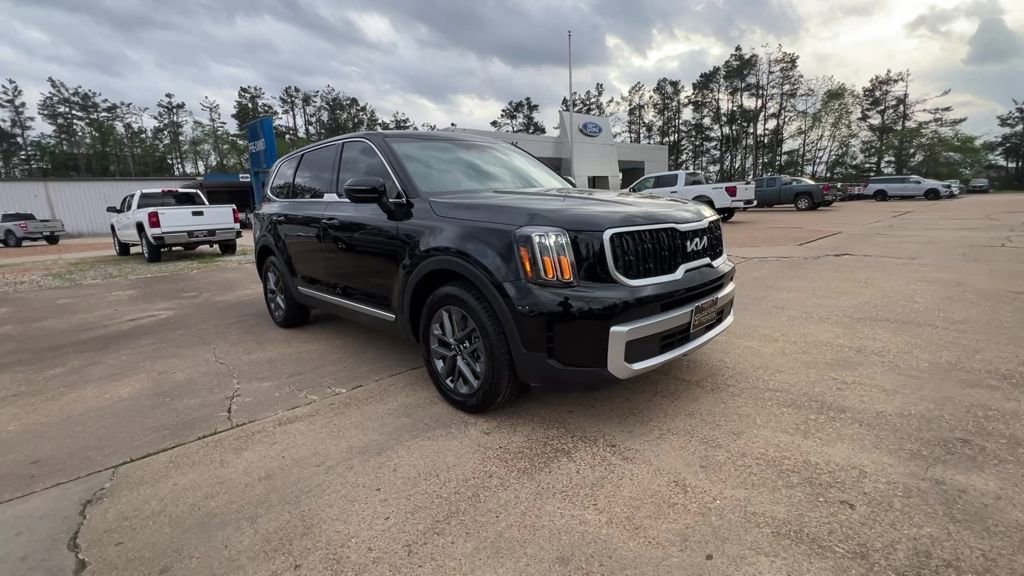 Used 2024 Kia Telluride LX image 8