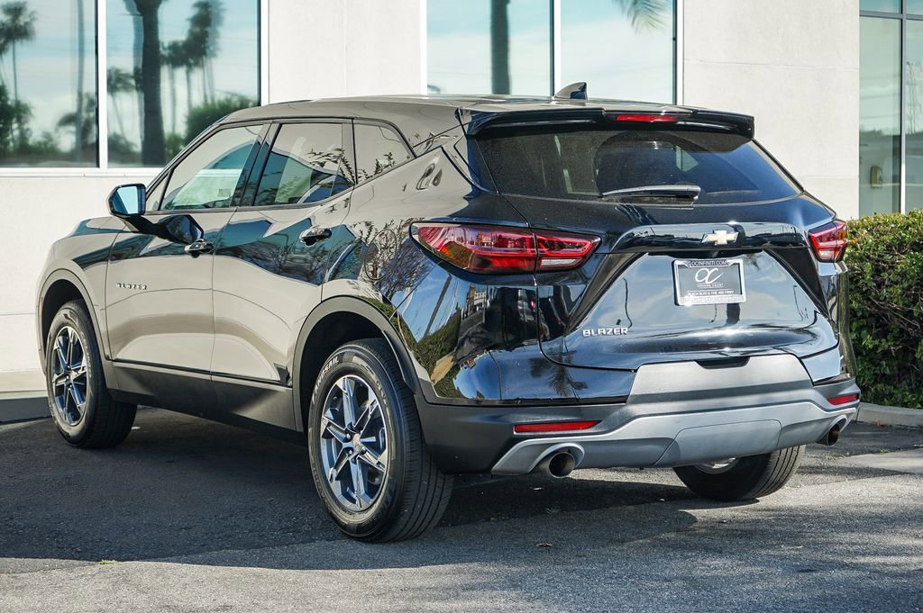 Used 2025 Chevrolet Blazer LT image 4