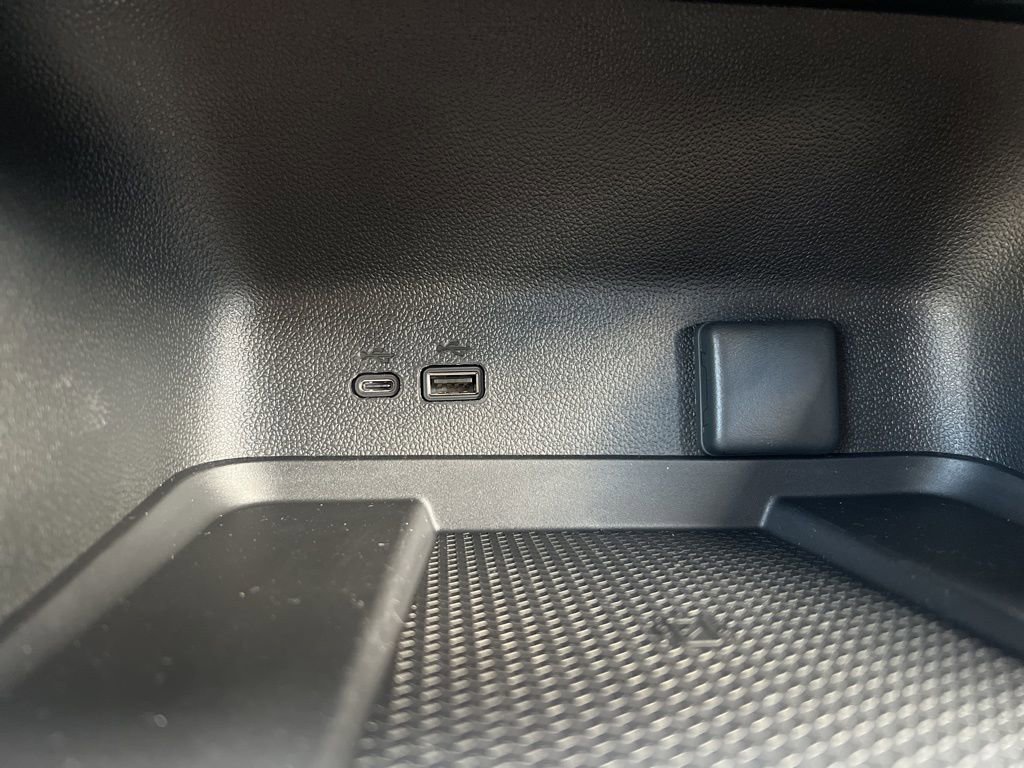 New 2026 Chevrolet Traverse High Country w/ LPO, Floor Liner Package image 21