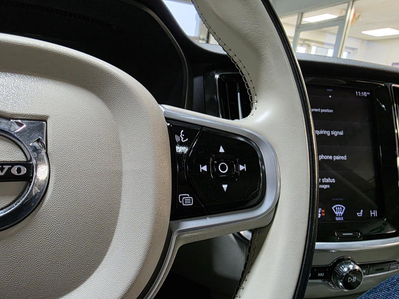 Used 2021 Volvo S60 T5 Momentum w/ Premium Package image 30