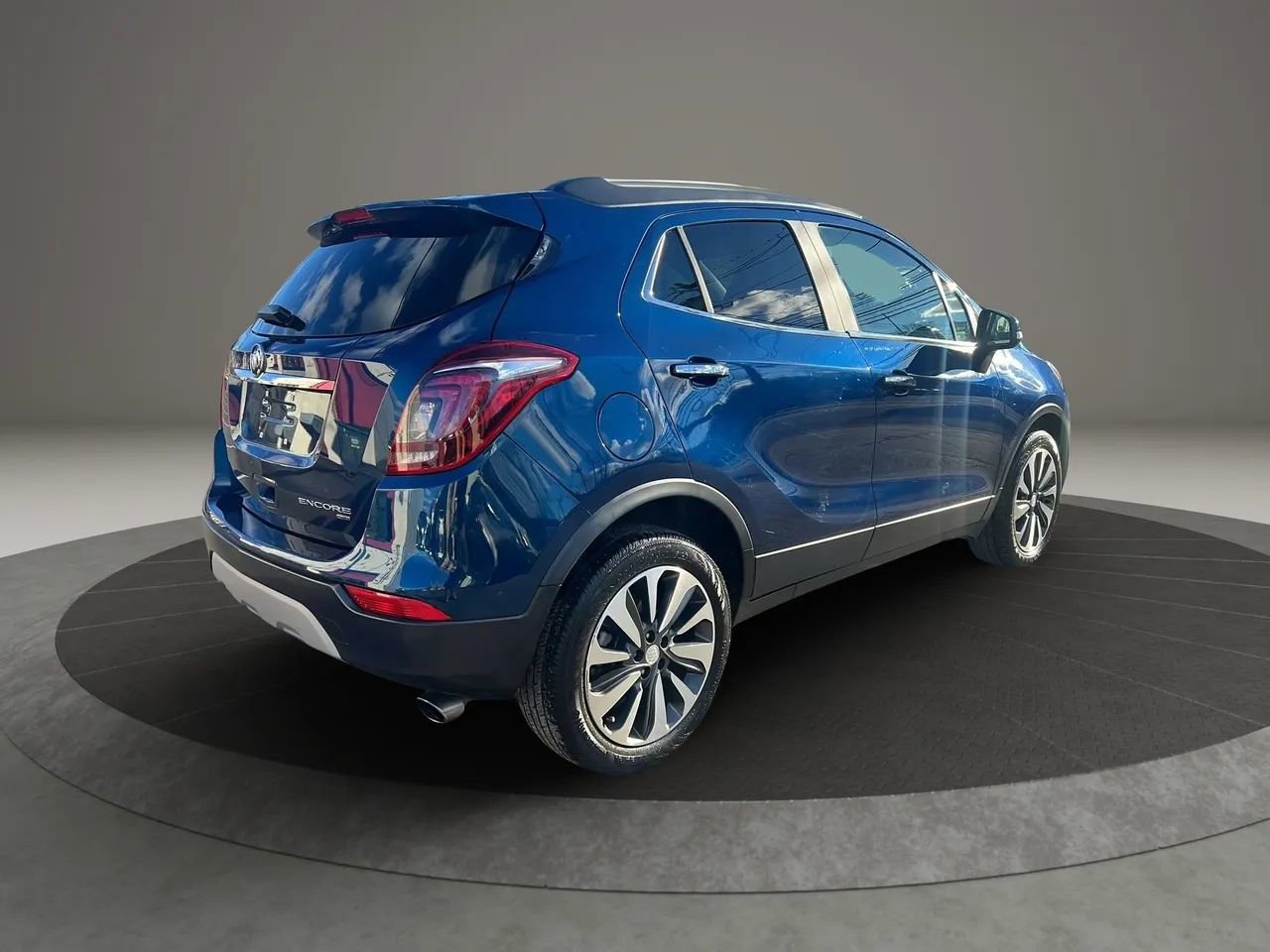 Used 2019 Buick Encore Essence image 5