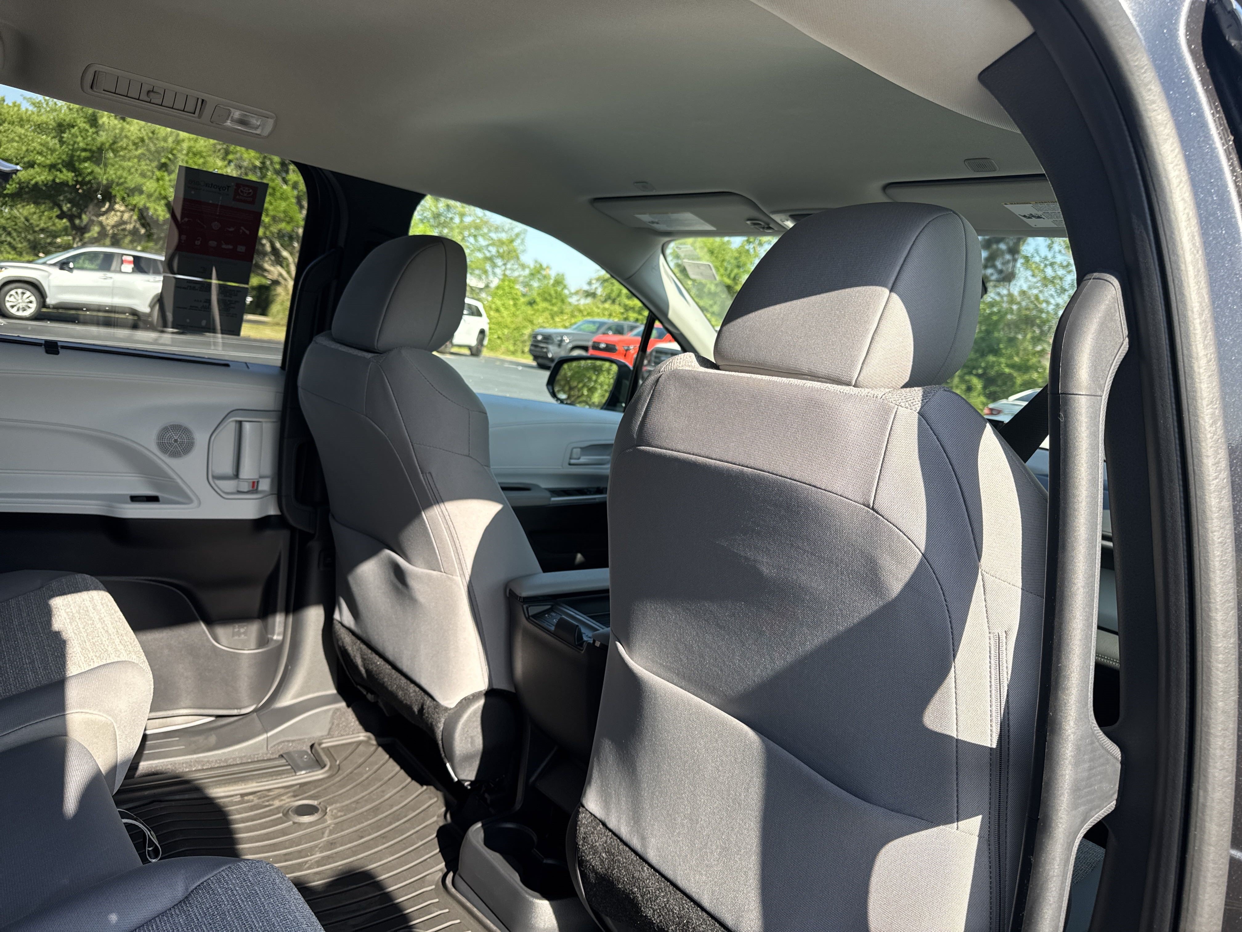 New 2025 Toyota Sienna LE FWD image 28