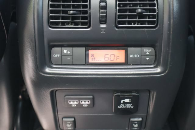 Used 2017 Nissan Pathfinder Platinum AWD/4WD image 19