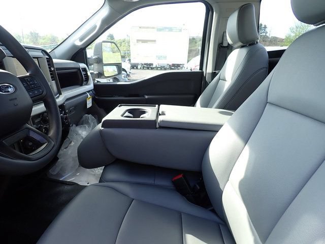 New 2026 Ford F550 4x4 Regular Cab Super Duty w/ XL Chrome Package image 14
