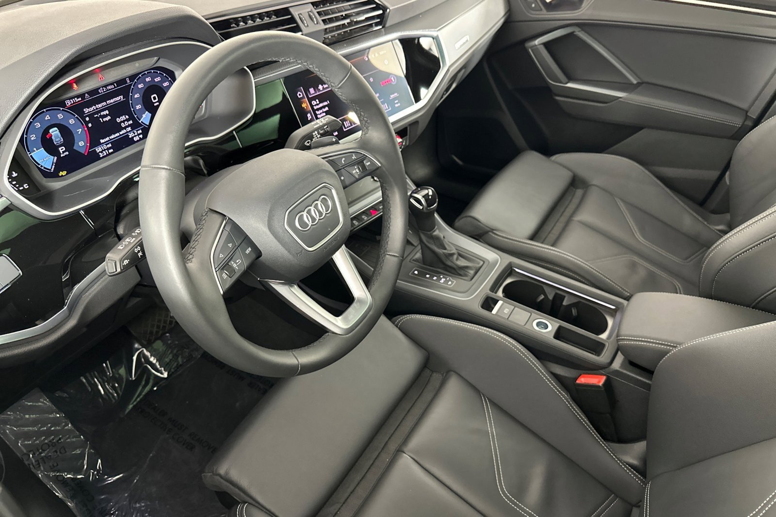 Used 2025 Audi Q3 2.0T Premium w/ Convenience Package image 9