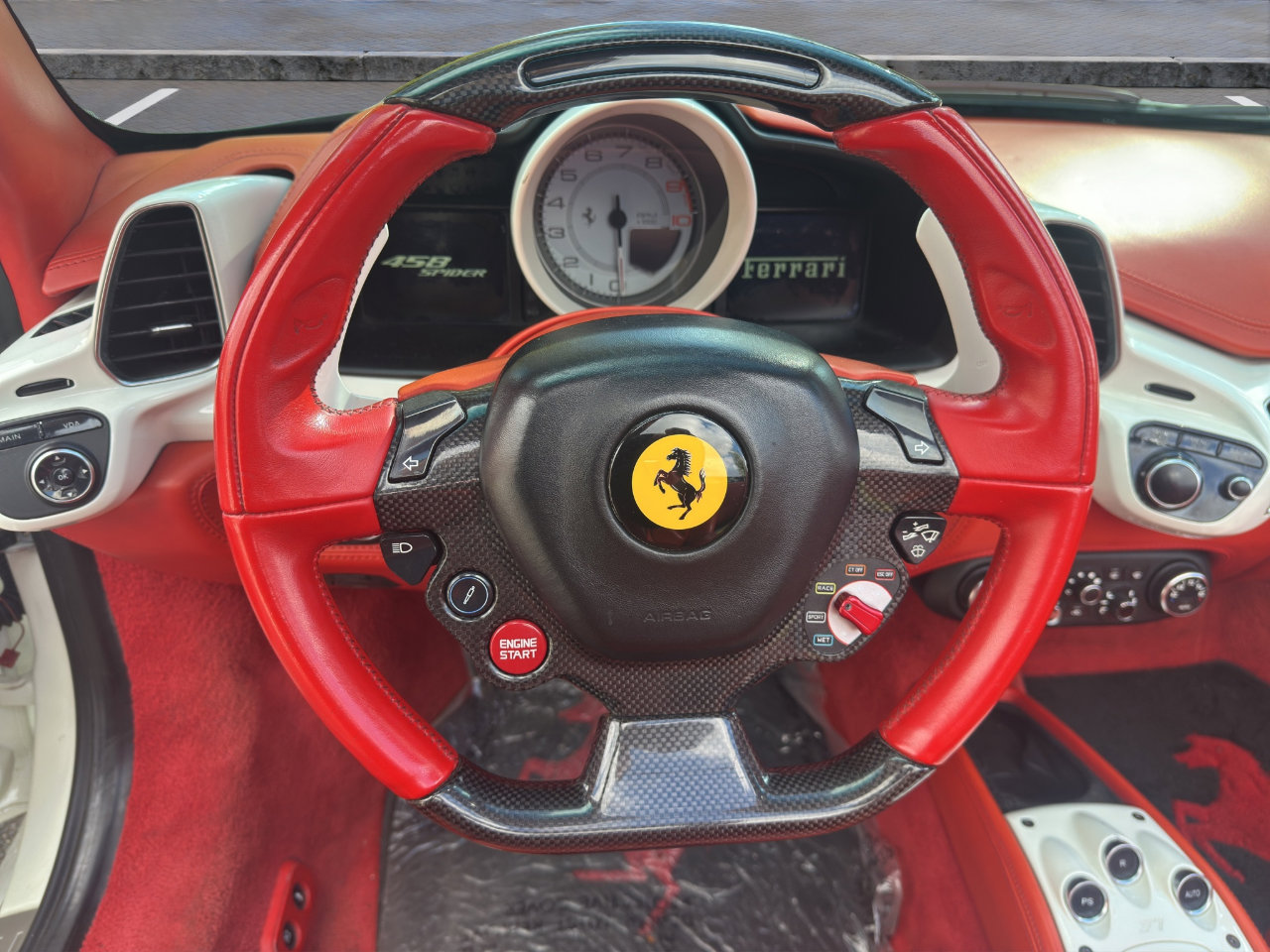 Used 2013 Ferrari 458 Spider 2dr Conv image 10