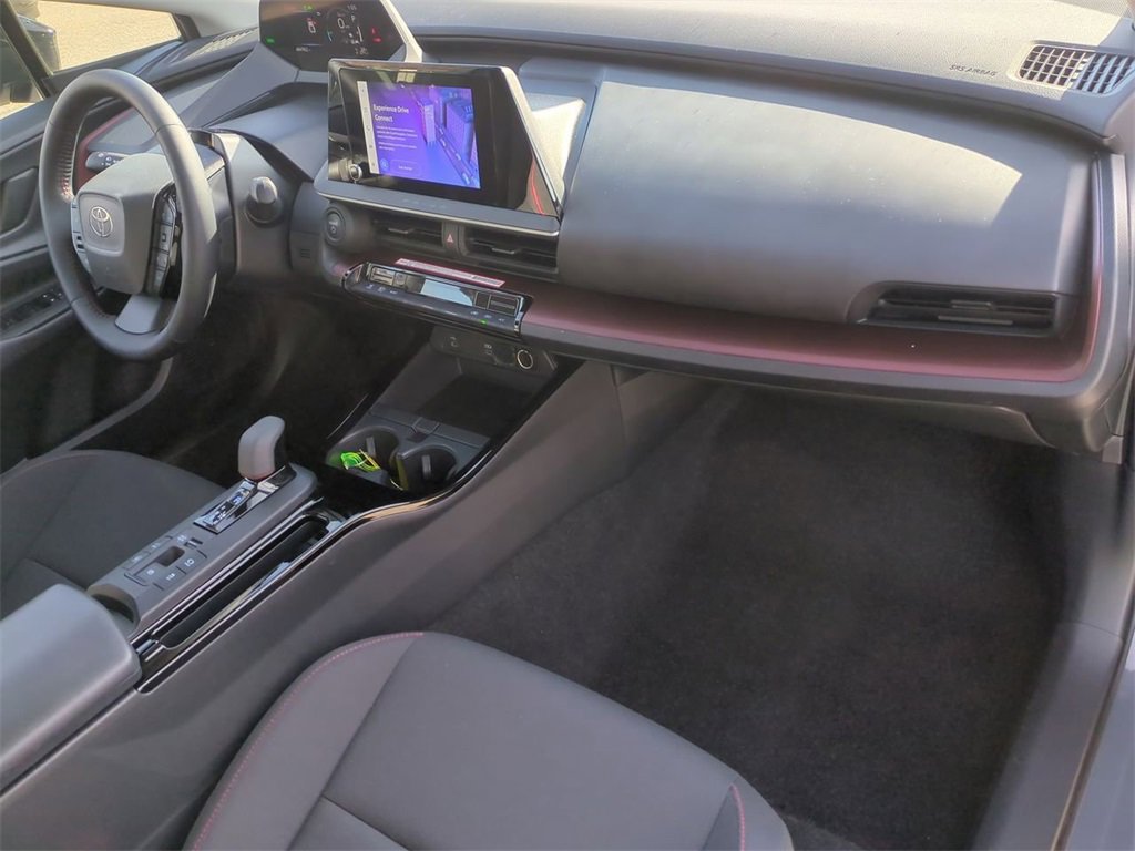 Used 2025 Toyota Prius Plug-In Hybrid image 28