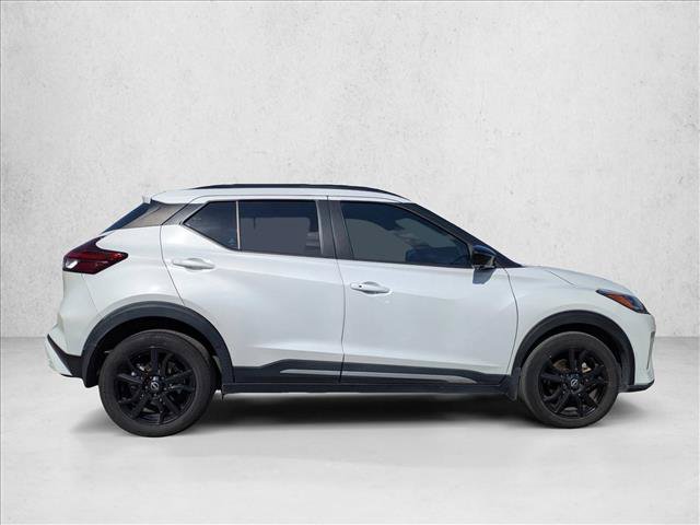 Used 2024 Nissan Kicks SR w/ SR Premium Package FWD image 4
