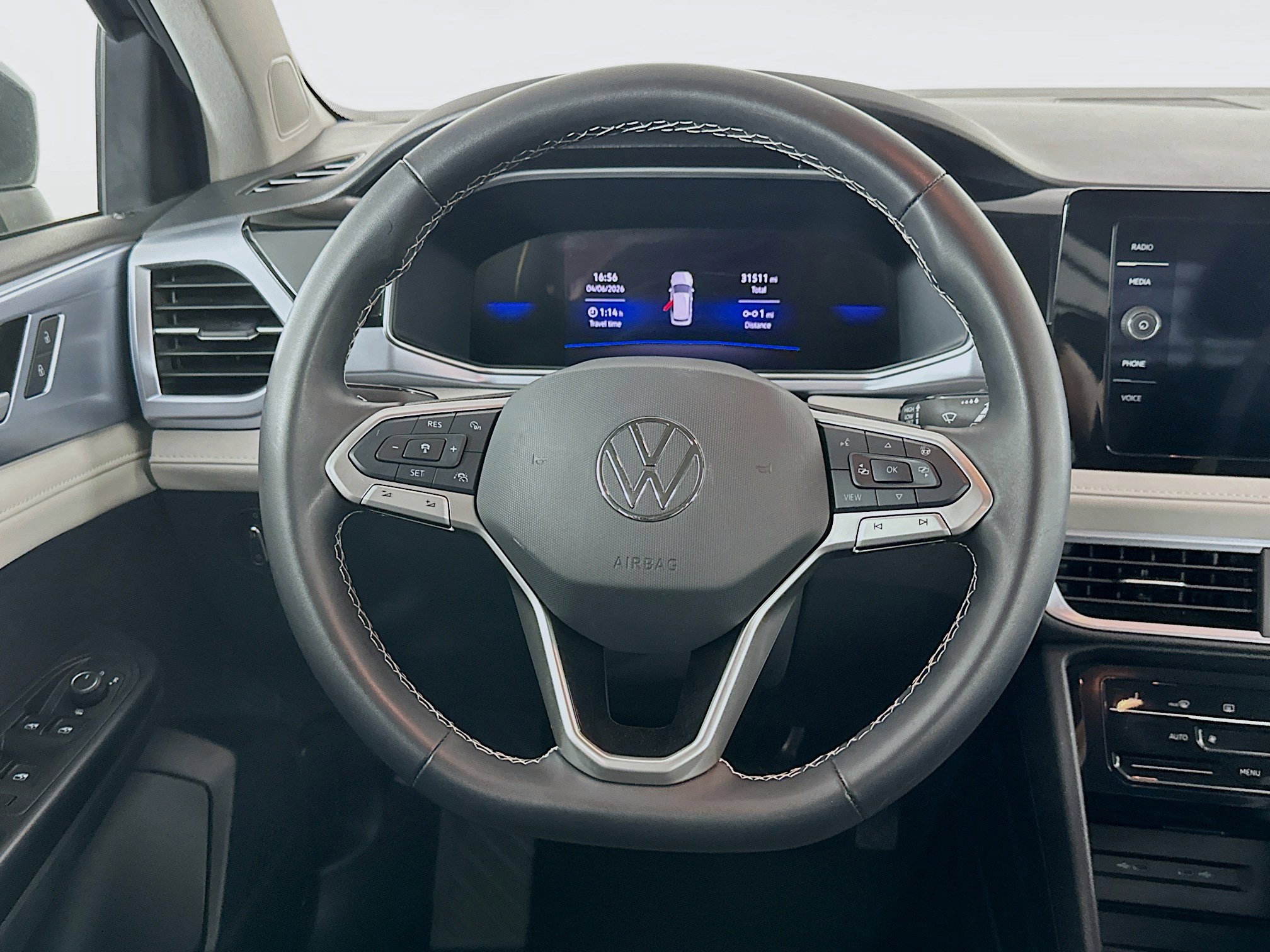 Used 2025 Volkswagen Taos SE image 18