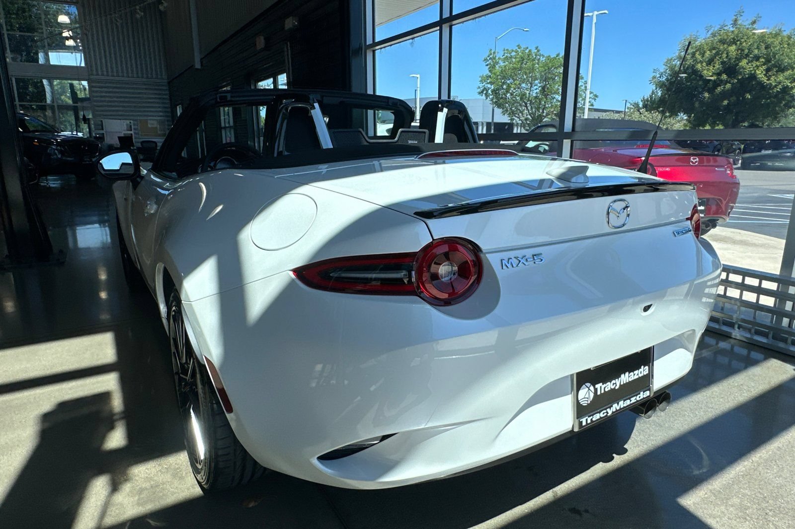 New 2026 MAZDA MX-5 Miata Club w/ Weather Package RWD image 4