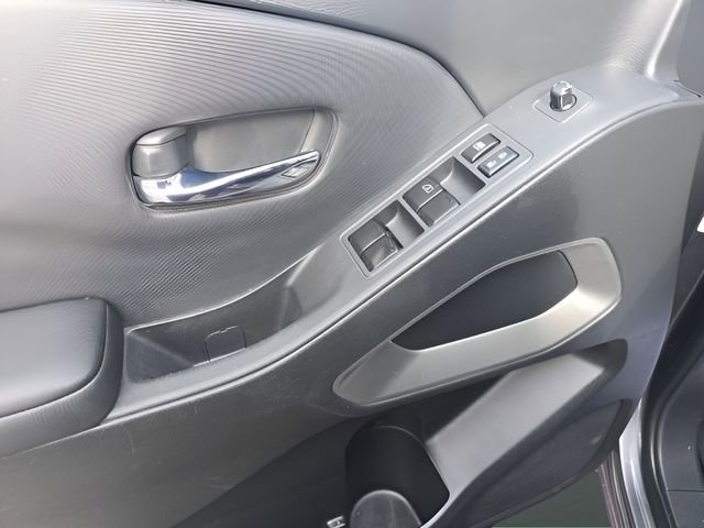 Used 2024 Nissan Frontier SV image 11