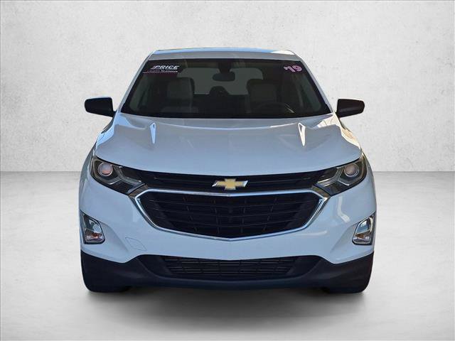 Used 2019 Chevrolet Equinox LS w/ LS Convenience Package FWD image 2