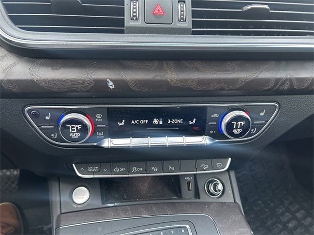 Used 2019 Audi Q5 Prestige w/ Prestige Package image 14