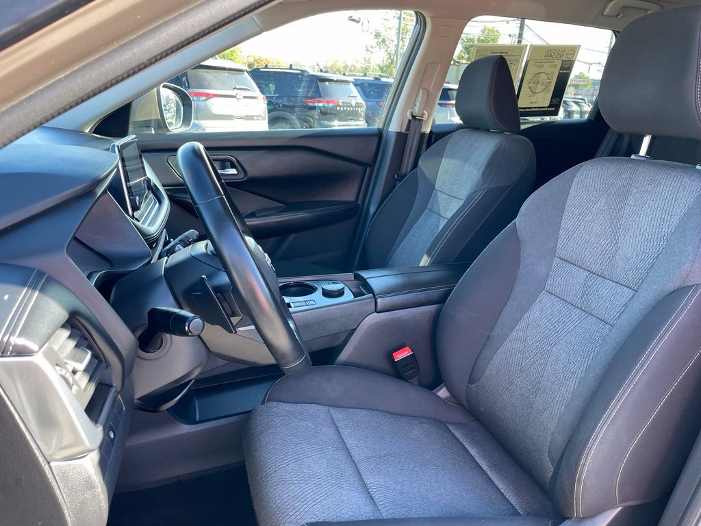 Certified 2025 Nissan Rogue SV AWD/4WD image 7