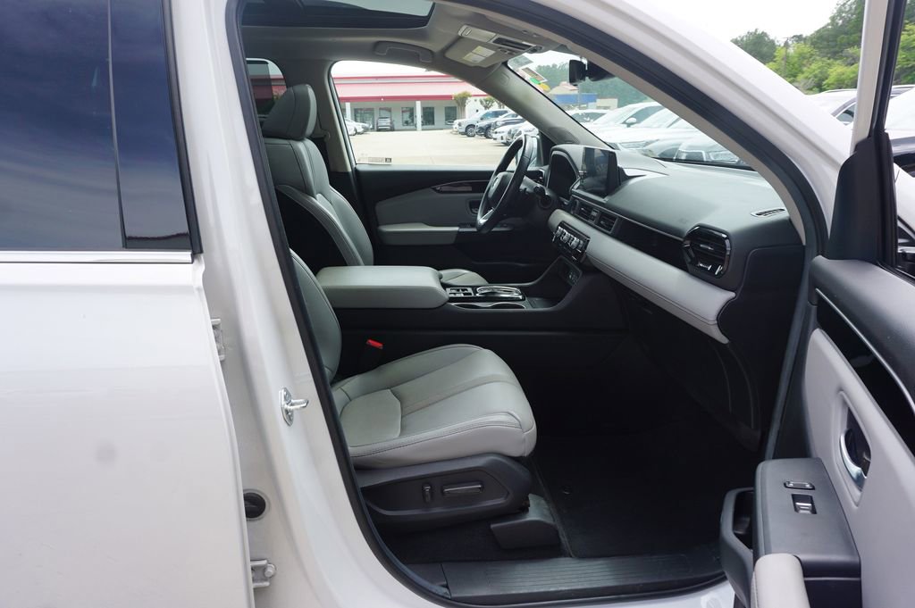 Used 2024 Honda Pilot Touring image 19