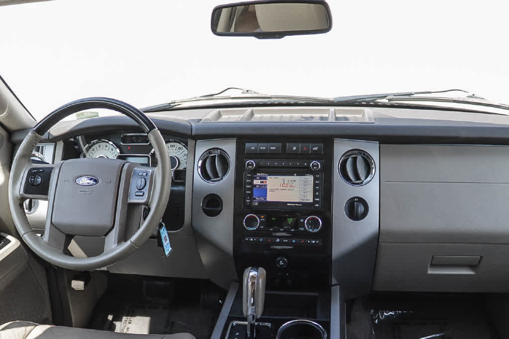 Used 2014 Ford Expedition Limited w/ Equipment Group 301A RWD image 11
