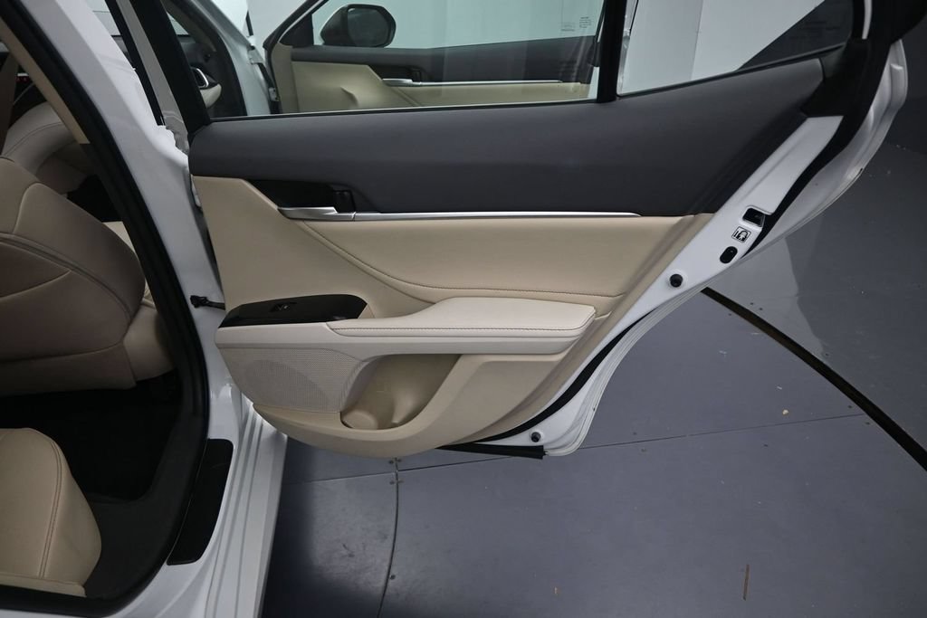 Used 2018 Toyota Camry XLE FWD image 20