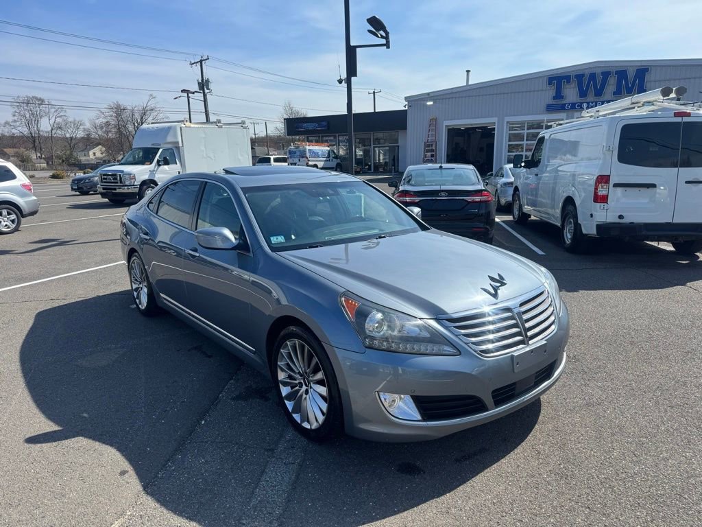 Used 2014 Hyundai Equus Signature RWD image 3
