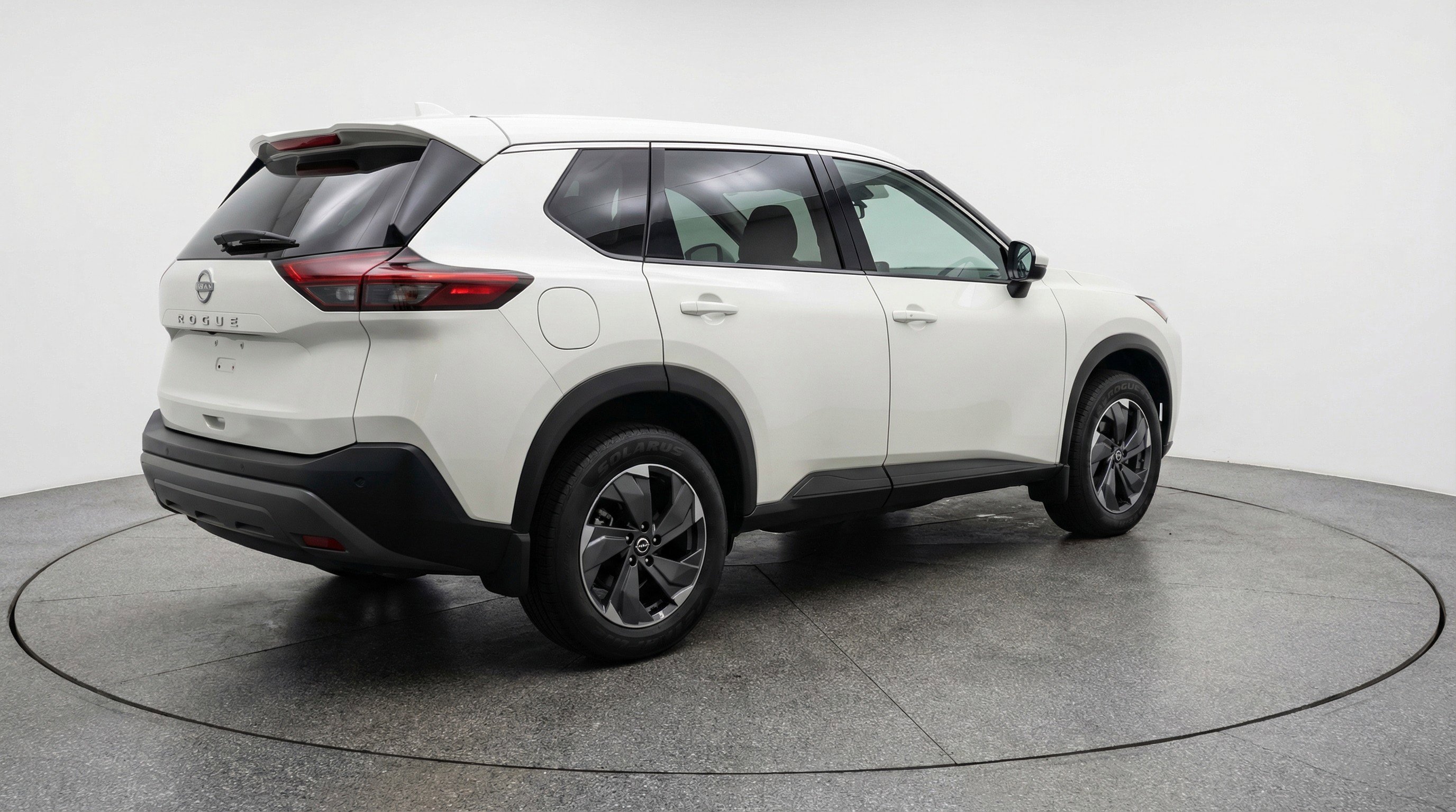 Used 2025 Nissan Rogue SV FWD image 9