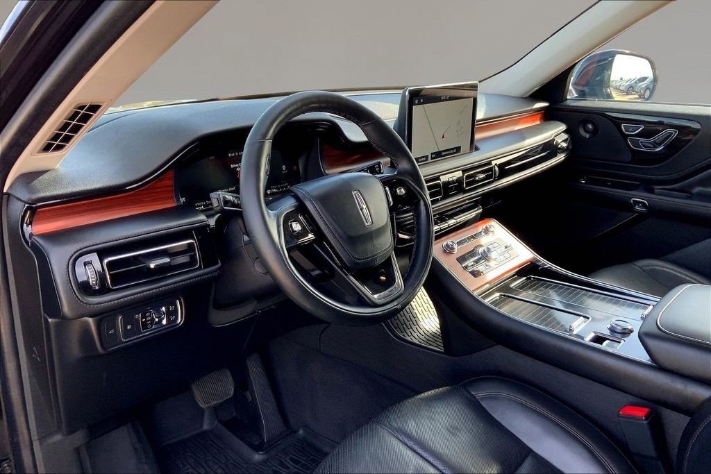 Used 2023 Lincoln Aviator Reserve w/ Equipment Group 201A image 13