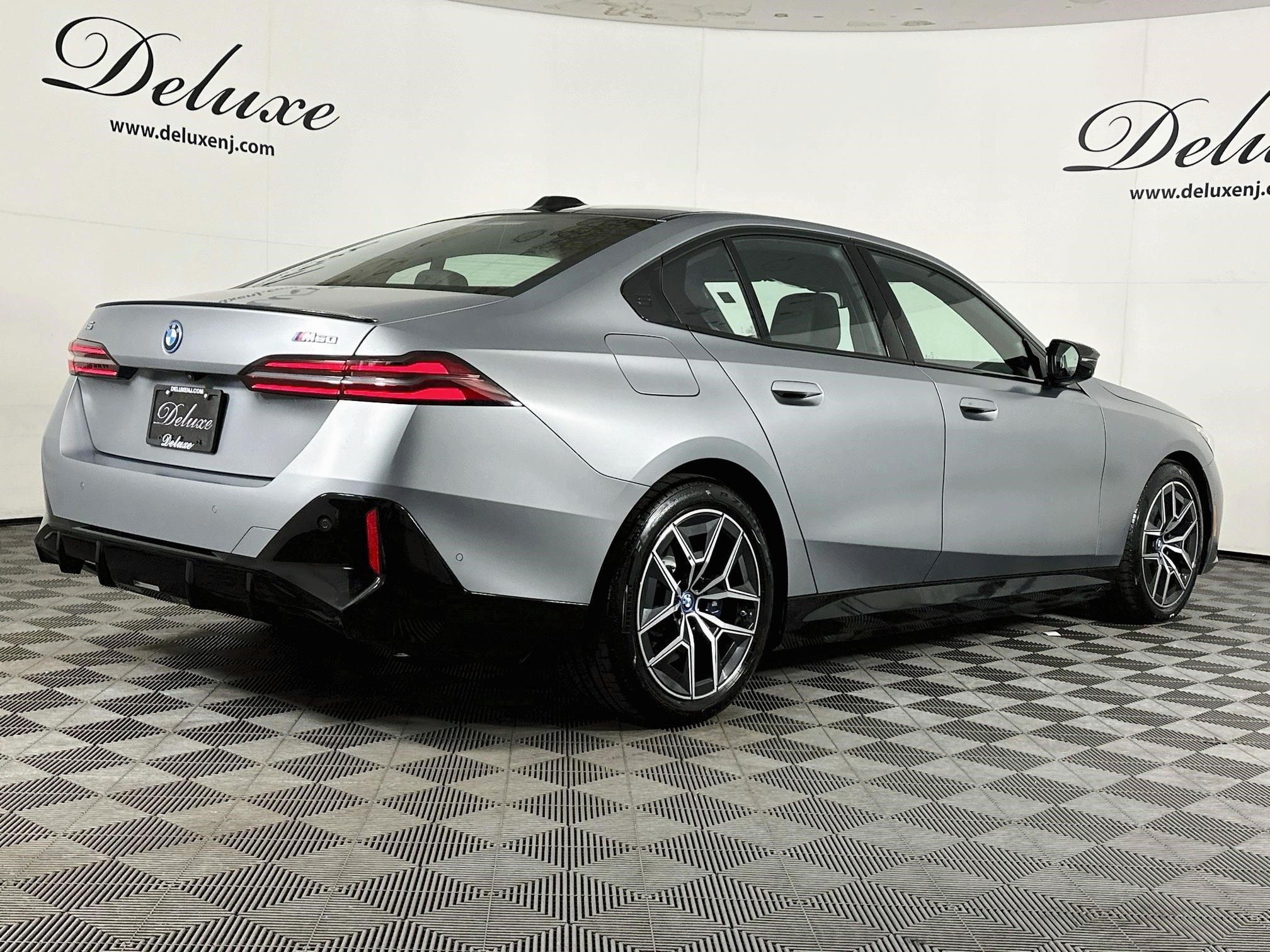 Used 2024 BMW i5 M60 w/ Premium Package AWD/4WD image 6