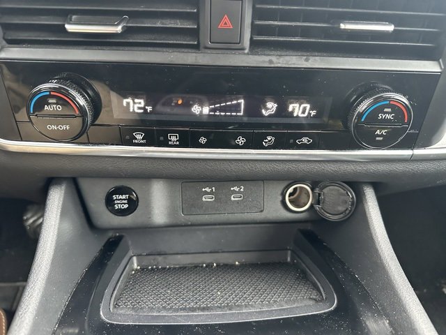 Used 2024 Nissan Rogue SV image 44