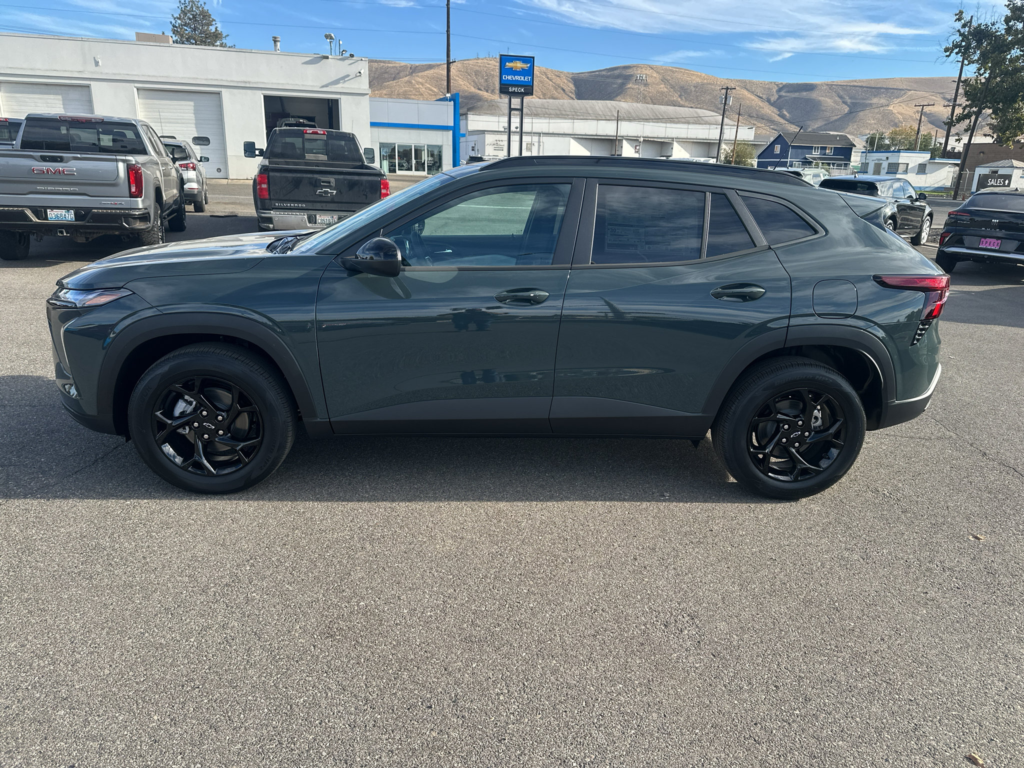 New 2026 Chevrolet Trax LT w/ Driver Confidence Package FWD image 2