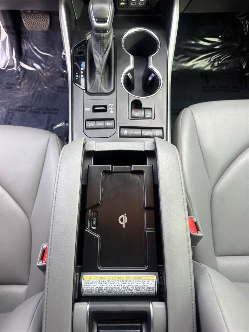 Used 2022 Toyota Highlander XLE AWD/4WD image 17