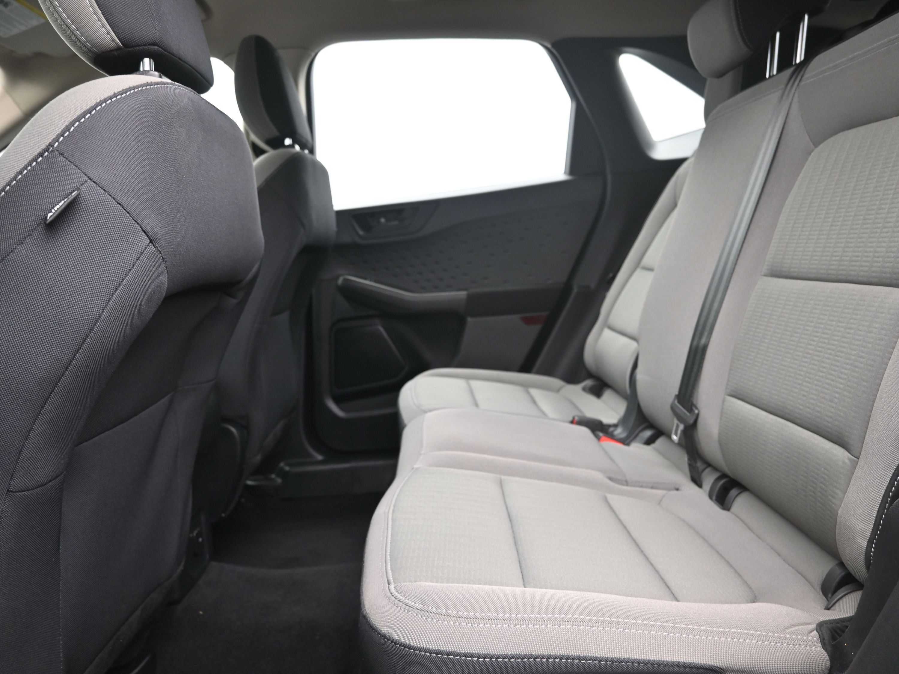 Used 2020 Ford Escape S image 22