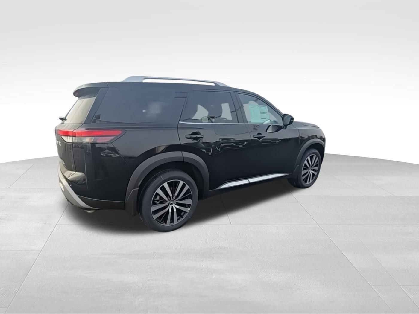 New 2025 Nissan Pathfinder Platinum image 9
