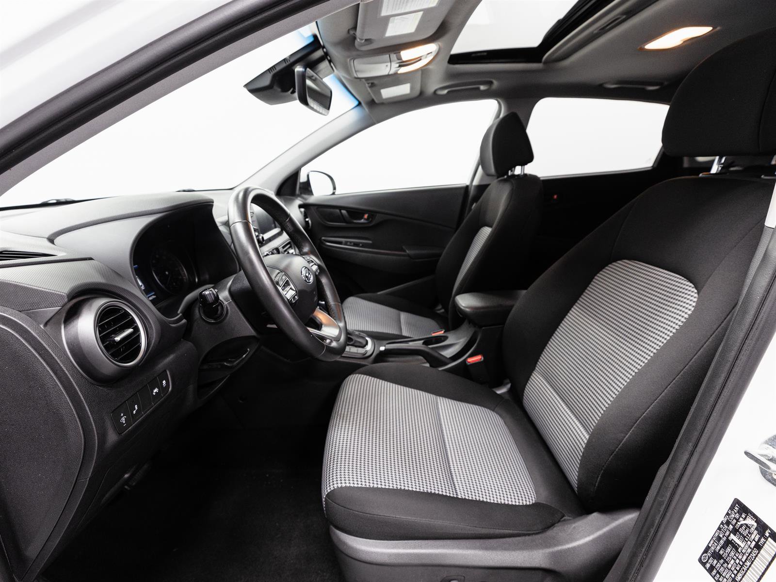 Used 2021 Hyundai Kona SEL Plus image 4