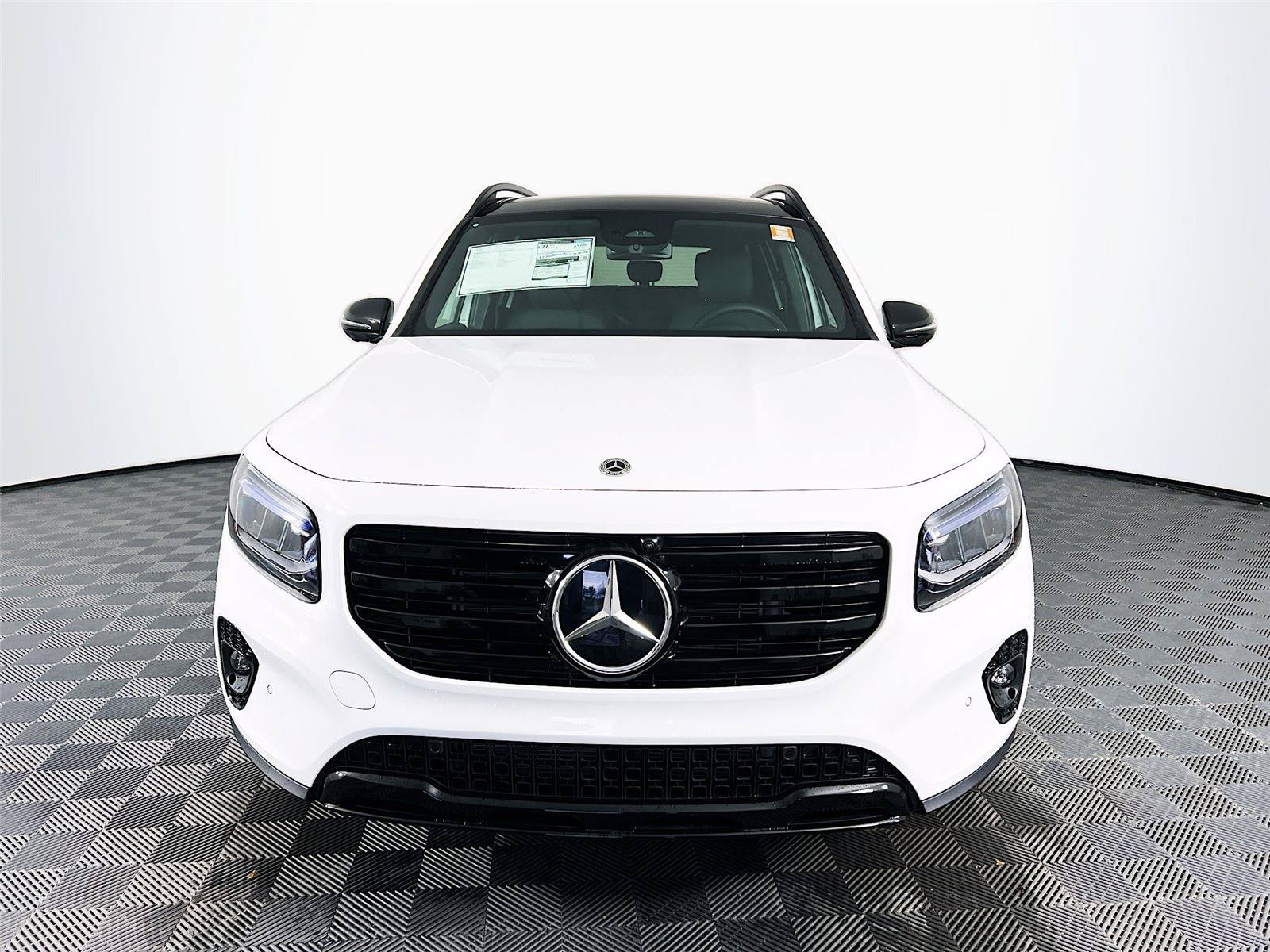 Used 2026 Mercedes-Benz GLB 250 4MATIC image 9