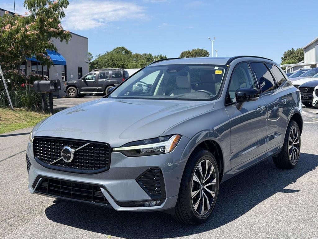 Used 2024 Volvo XC60 B5 Plus w/ Protection Package Premier AWD/4WD image 23