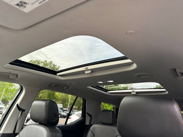 Used 2020 Chevrolet Traverse LT w/ LT Premium Package FWD image 23
