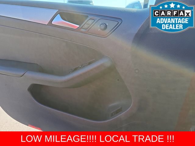 Used 2017 Volkswagen Jetta SE image 10