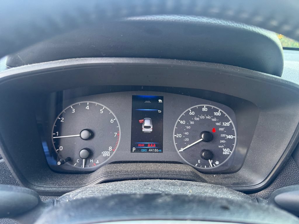 Used 2023 Toyota Corolla Cross LE AWD/4WD image 15