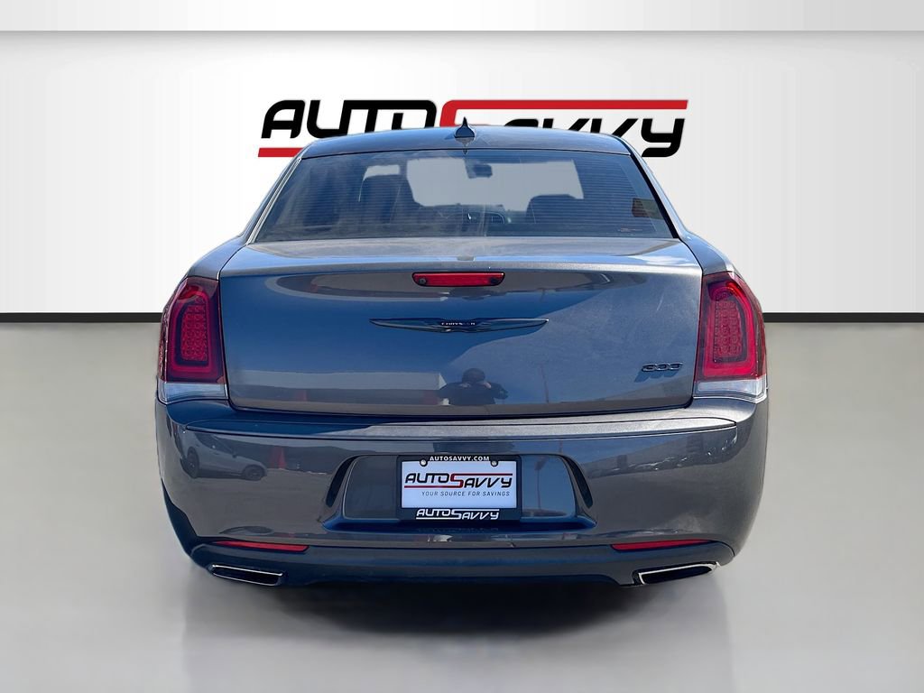 Used 2022 Chrysler 300 Touring w/ Sport Appearance Package image 6