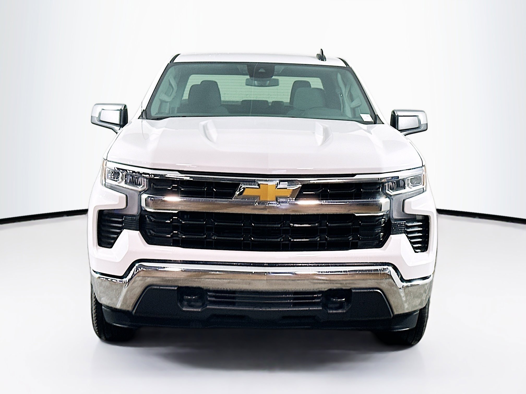 Used 2024 Chevrolet Silverado 1500 LT image 2