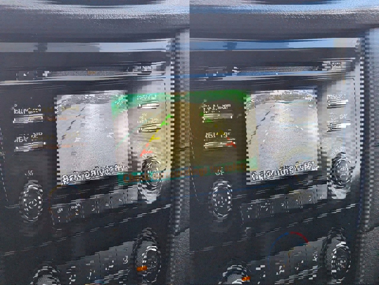 Used 2017 Nissan Rogue S w/ S Family Package image 28