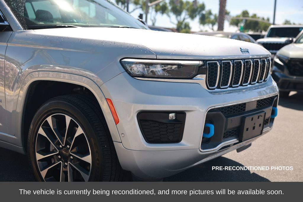 Used 2023 Jeep Grand Cherokee Overland w/ Advanced Protech Group III image 7
