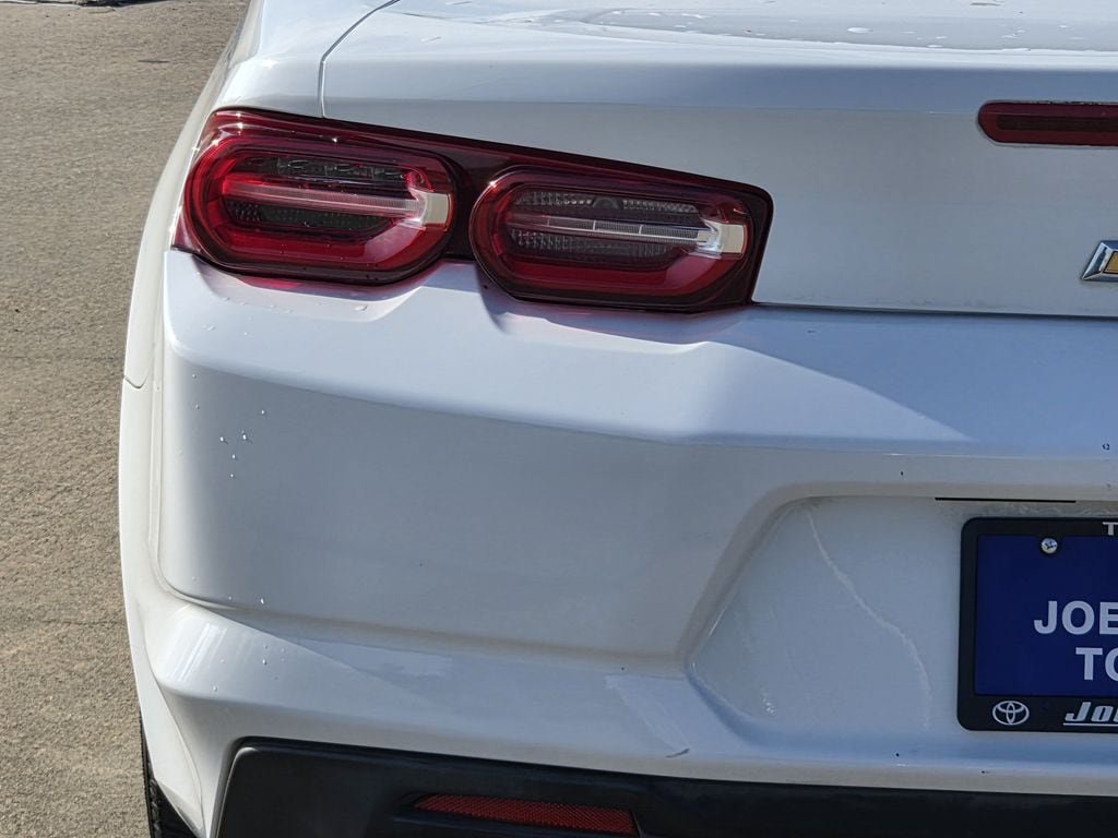 Used 2020 Chevrolet Camaro LT RWD image 10