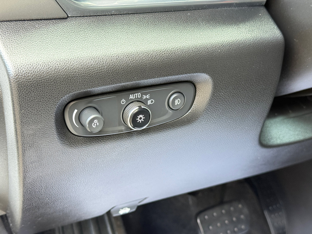 Used 2019 Chevrolet Traverse LT image 19