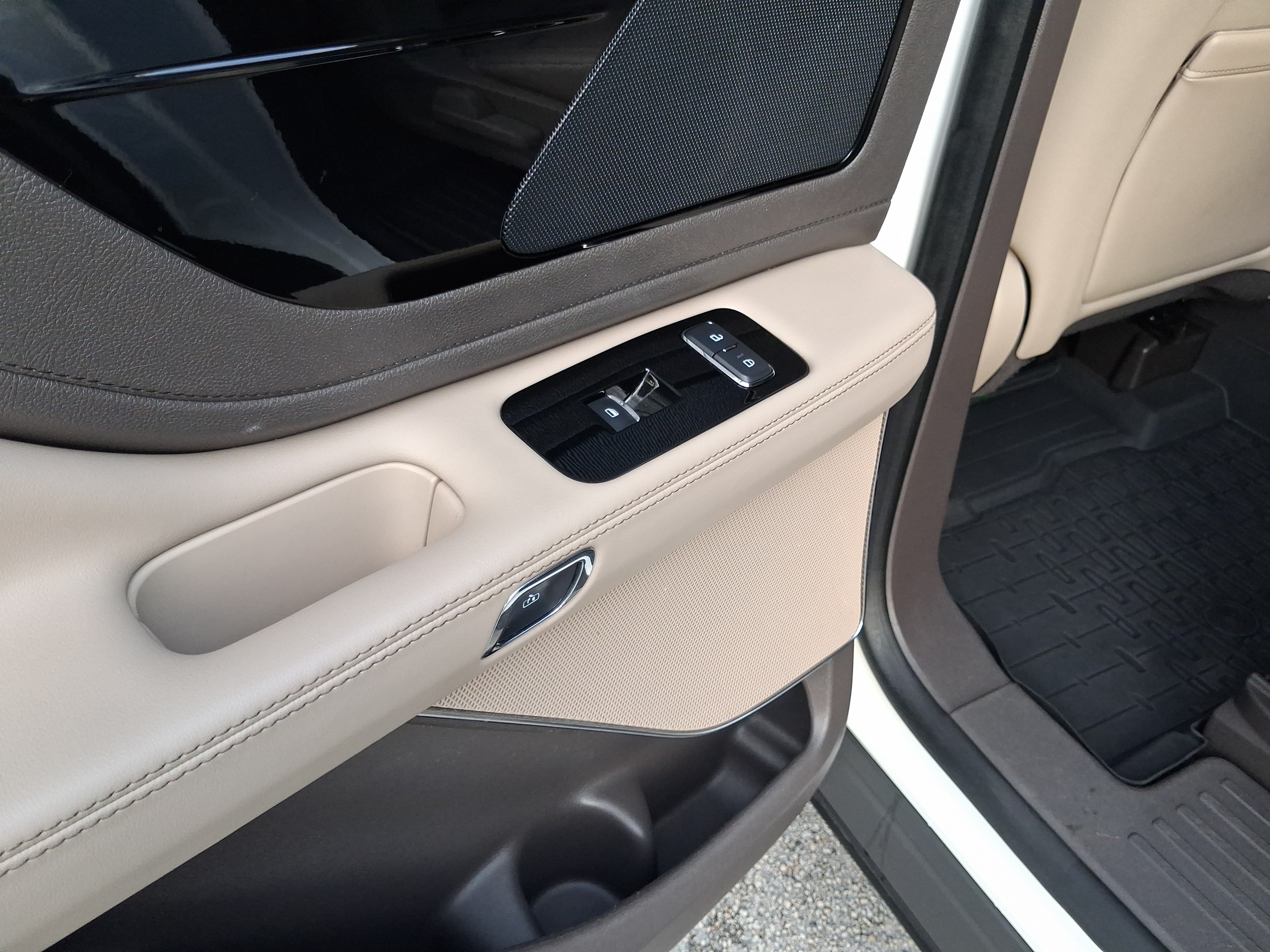 Used 2020 Lincoln Aviator 2WD image 10