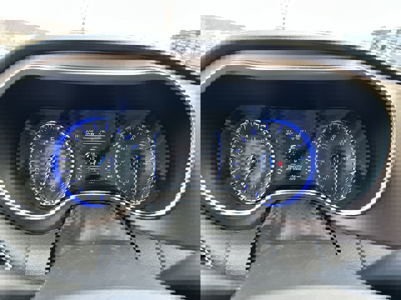 Used 2023 Chrysler Voyager LX image 25