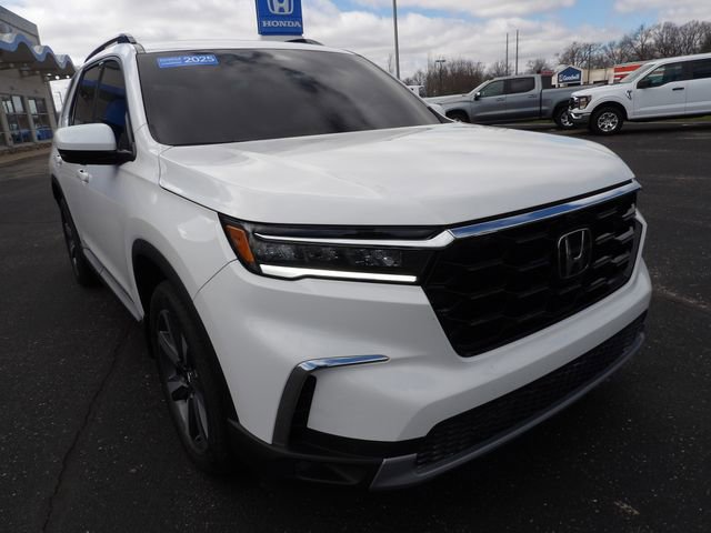 Certified 2025 Honda Pilot Elite image 1
