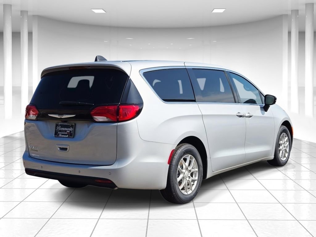 New 2026 Chrysler Voyager LX image 3