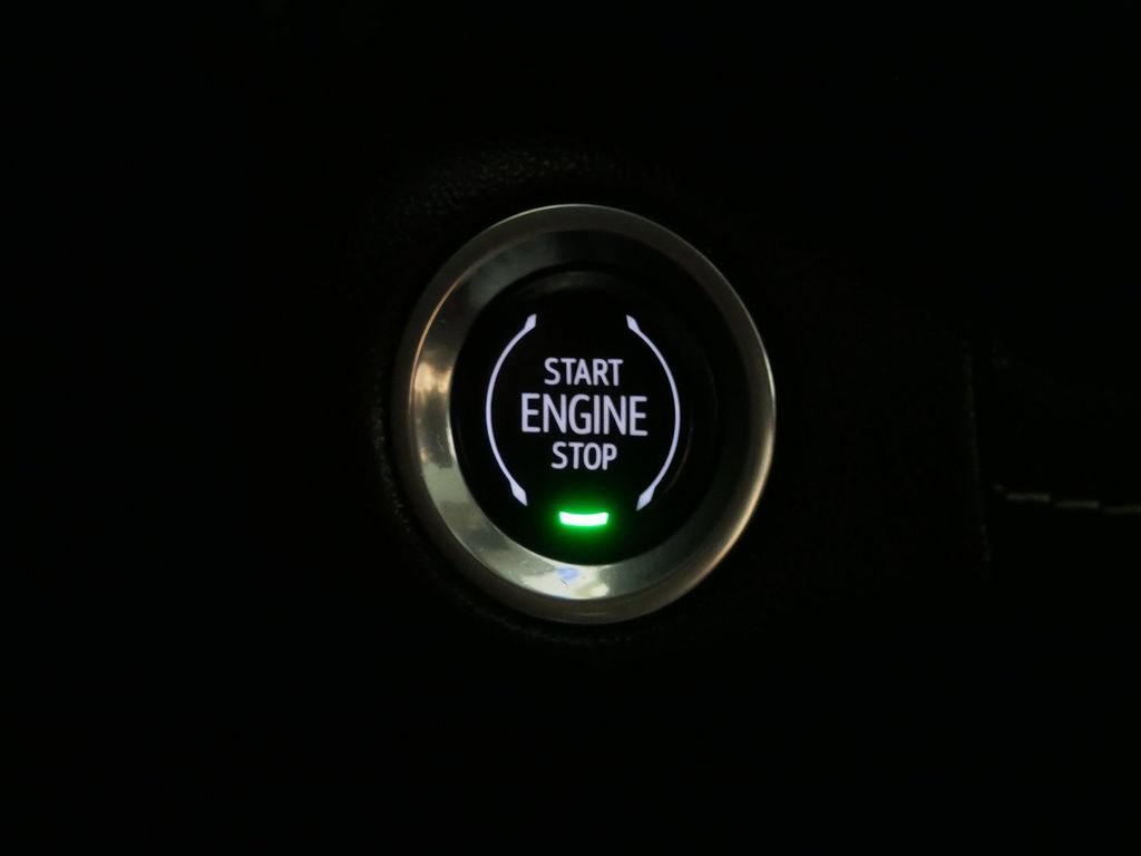 Used 2023 Buick Envision Essence w/ Sport Touring Package AWD/4WD image 25